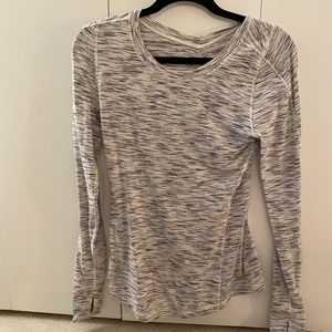 Lightweight run top
